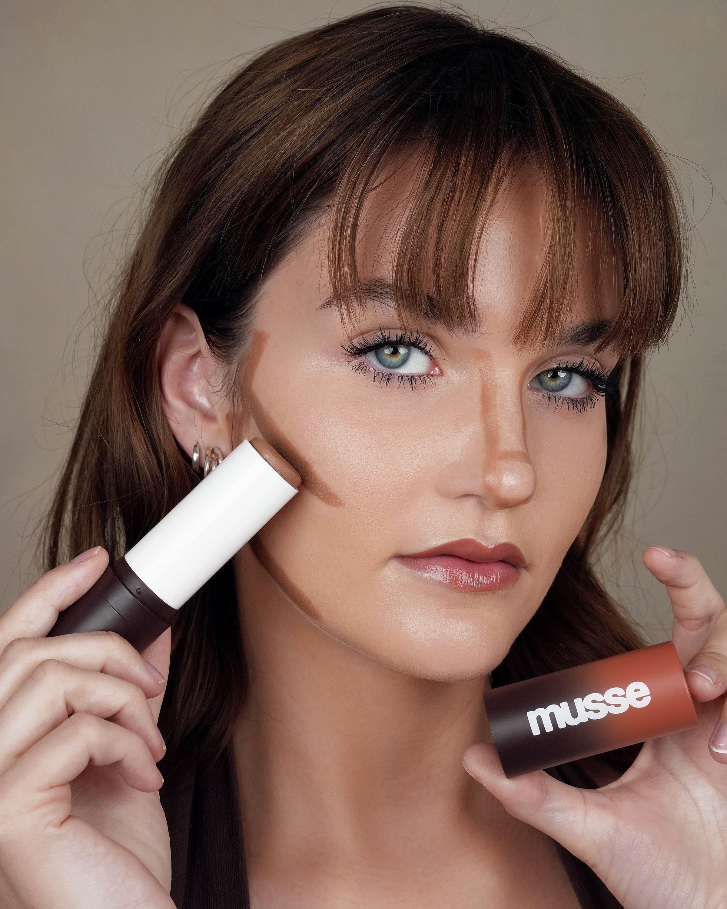 #combinación_Contorno Bronzed + Rubor Natural medio + Labial Venus + Labial 3 Gracias